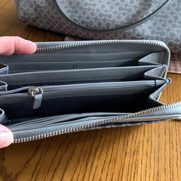 SOLD-NOT FOR SALE. Coach Bag and matching wallet - Picture 8 of 12